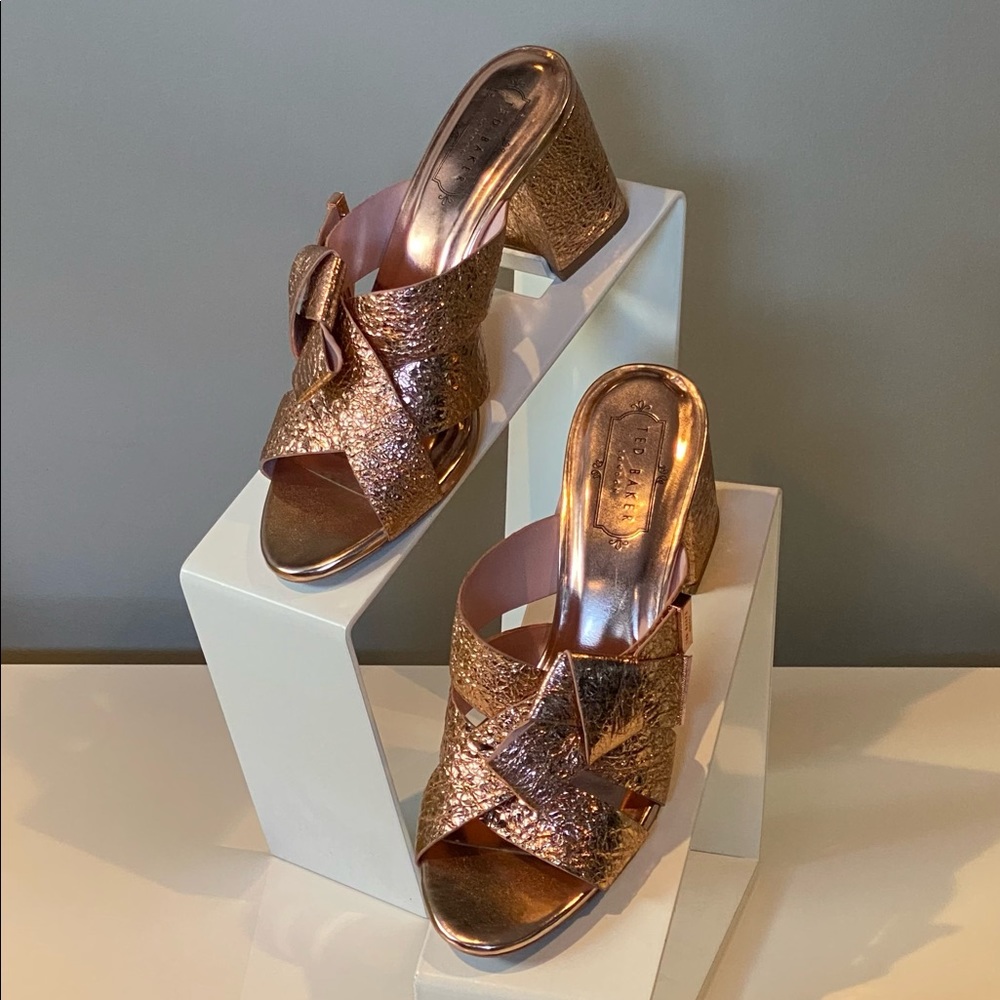 Gorgeous mint condition Rose-gold high heels from Ted baker!